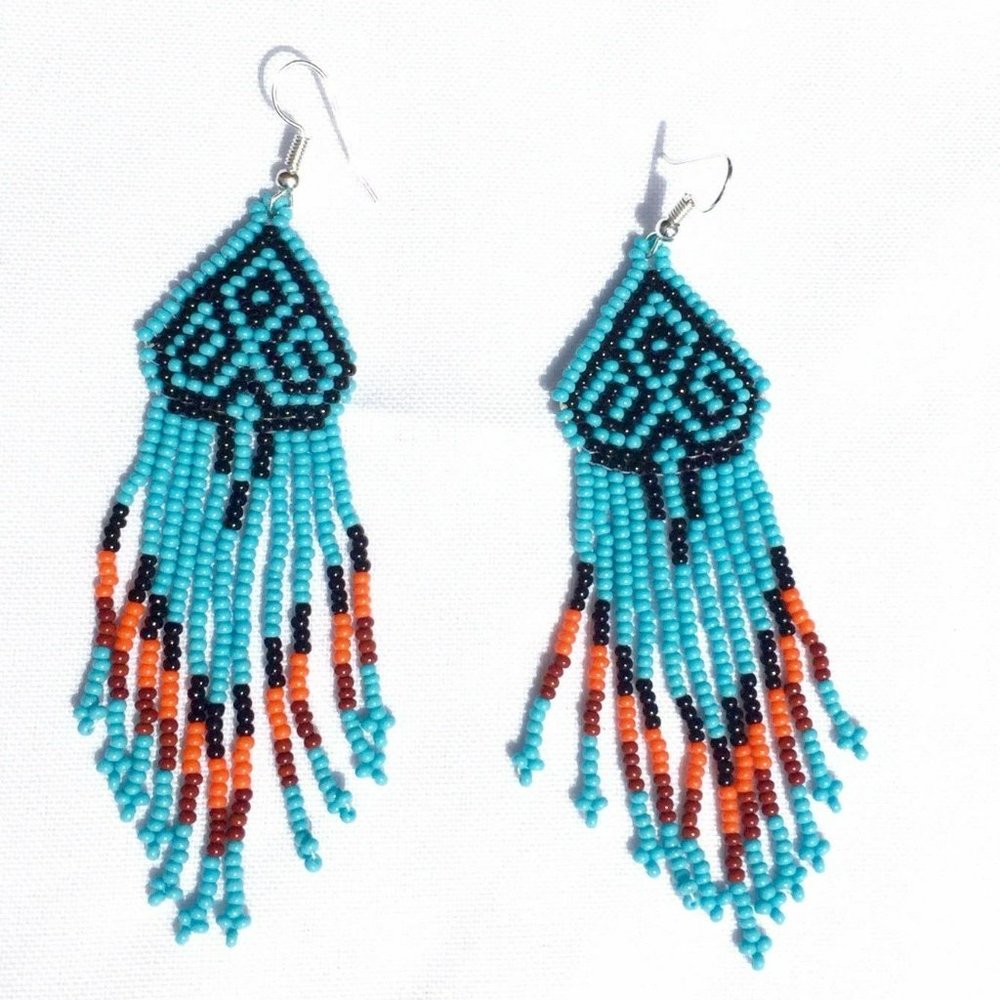 SALE ** BRAND NEW ** BEAUTIFUL NATIVE AMERICAN BEADED EARRINGS